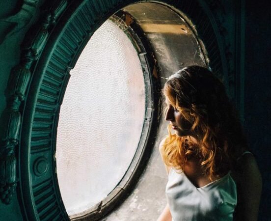 Lo que la marea esconde. (María Oruña)